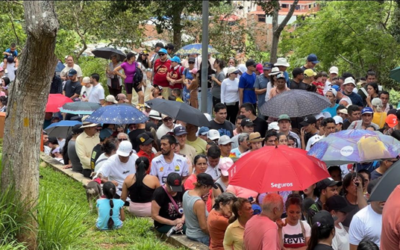 Más de 40 mil personas vivieron el Viacrucis en el cerro de Morrorico durante BucaraSanta